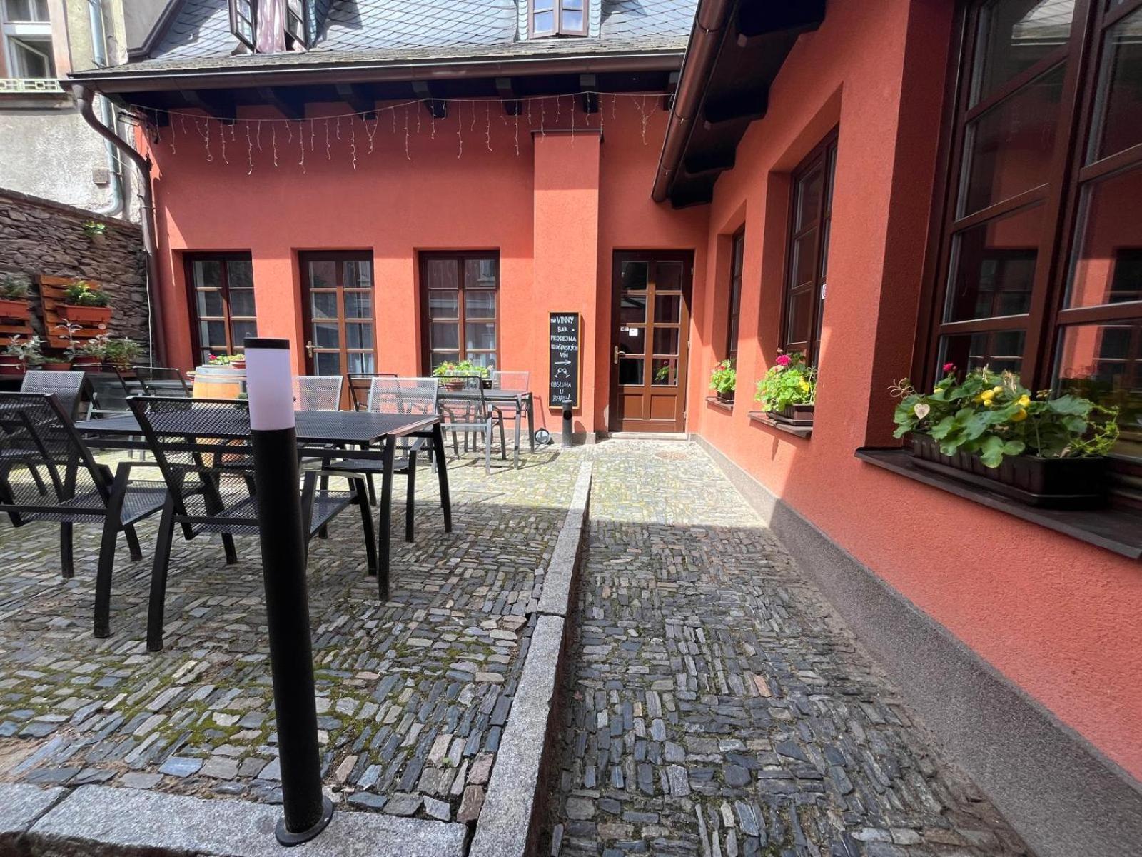 Nevinne Apartmany Kolín Extérieur photo